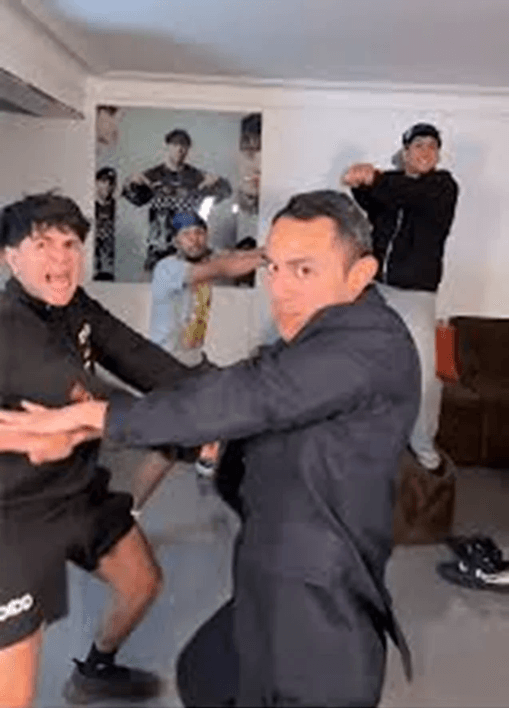 Dropkick "La máquina" dance | Peru meme - Image 4